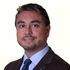 Dr. Cristian R. Chávez Pizarro (i)